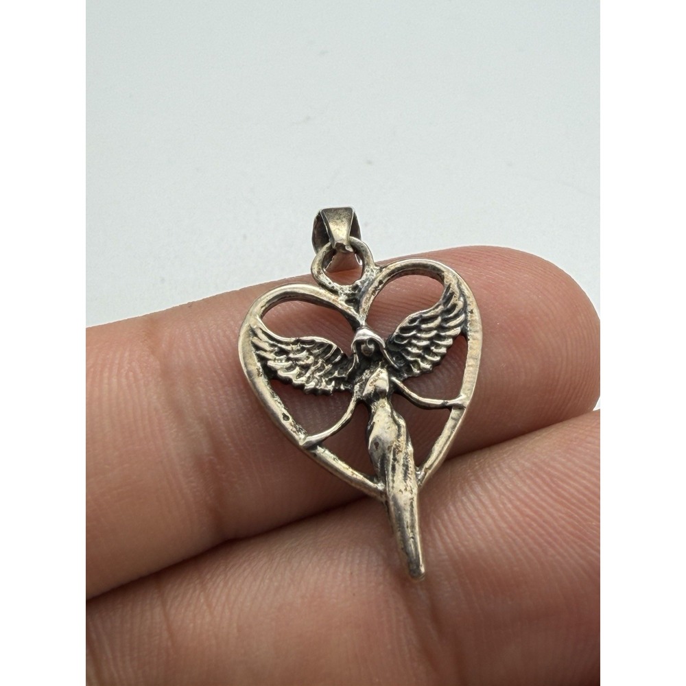 Vintage 925 Sterling Silver Heart Shaped Angel Pendant Charm 1.41g